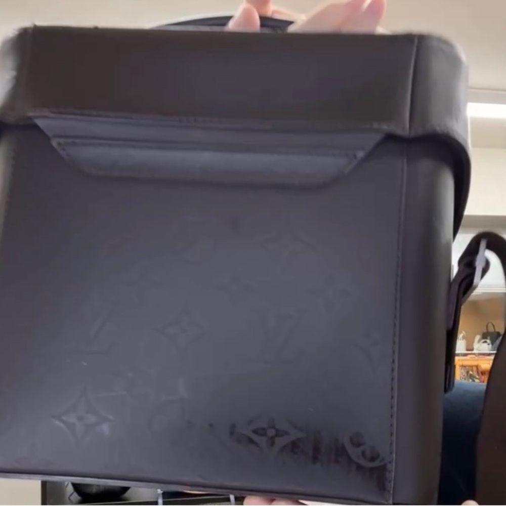 Authentic pre loved Louis Vuitton!!🥰🥰Charly Monogram- Glacéd Brown Leather - Picture 11 of 15